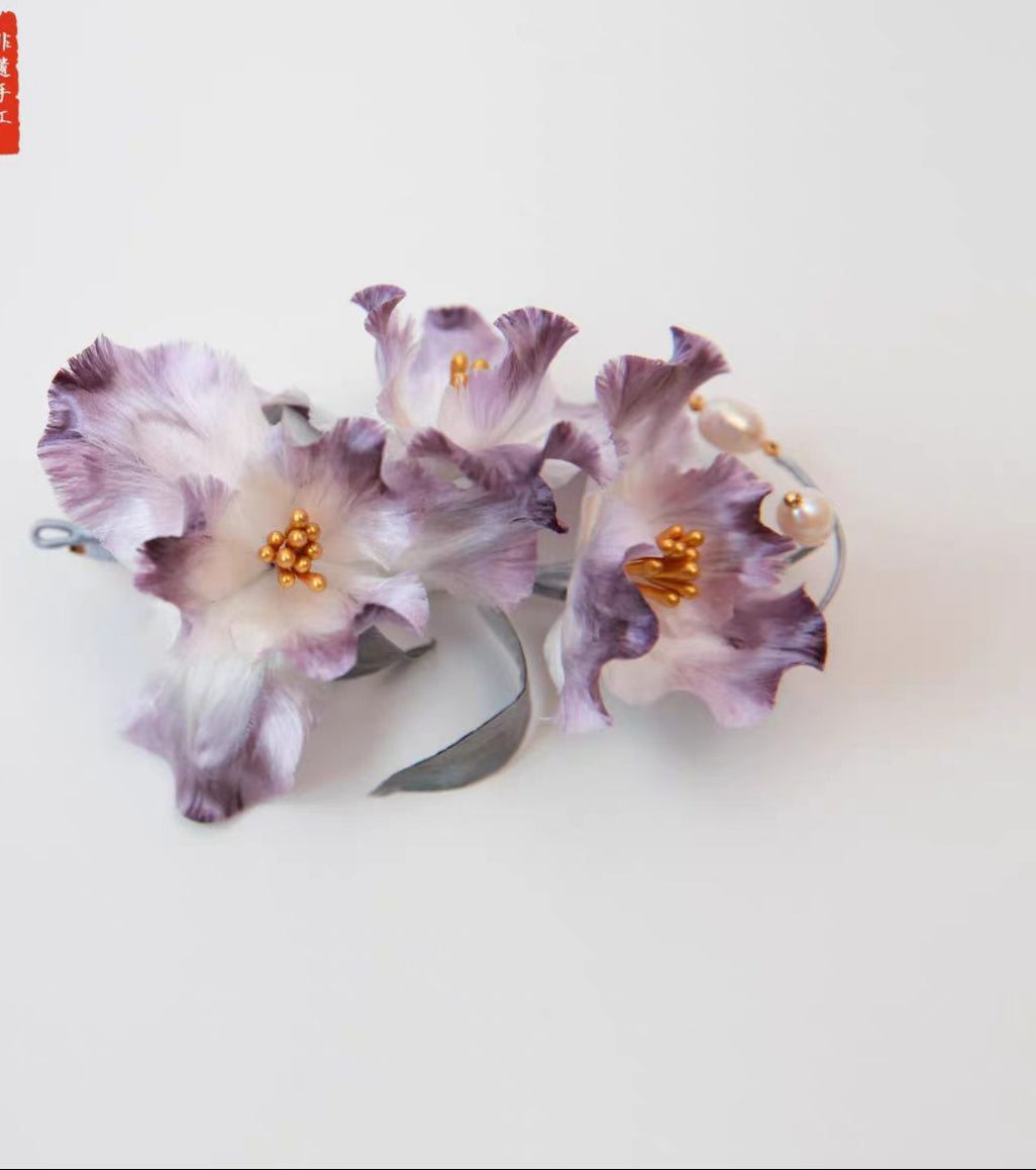 Ronghua Hairpin, Iris