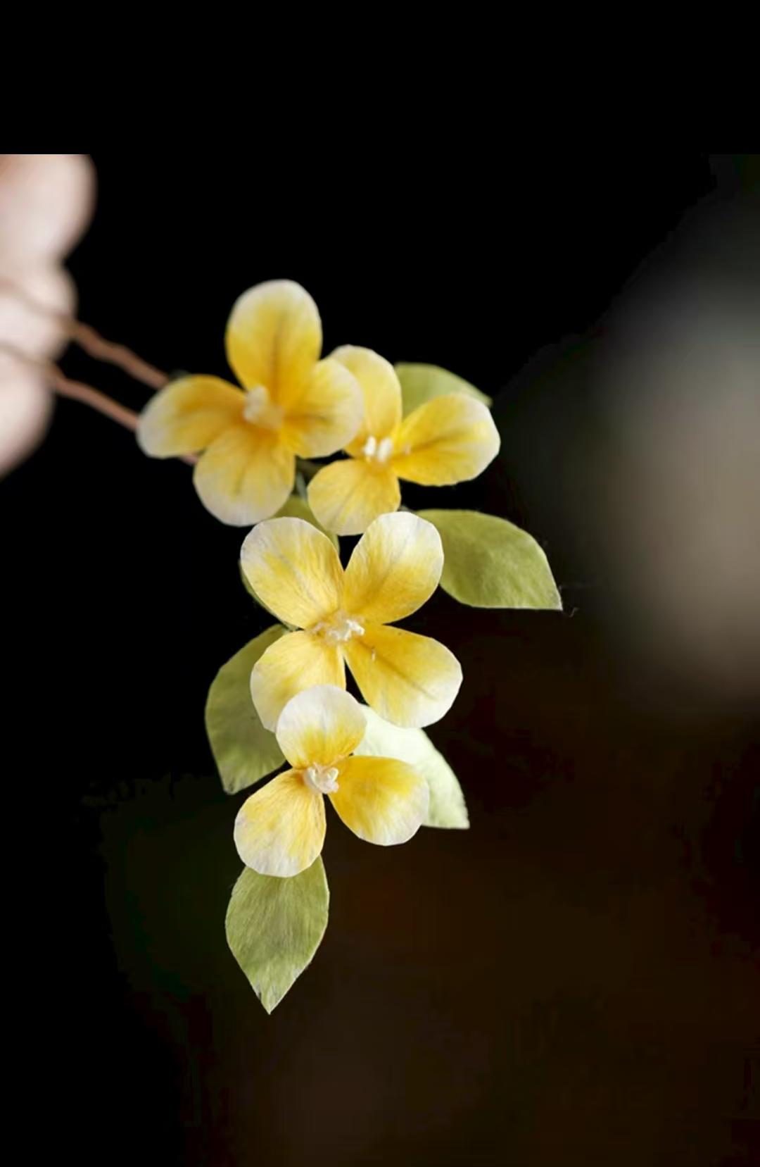 Small Yellow Flower Hairpin