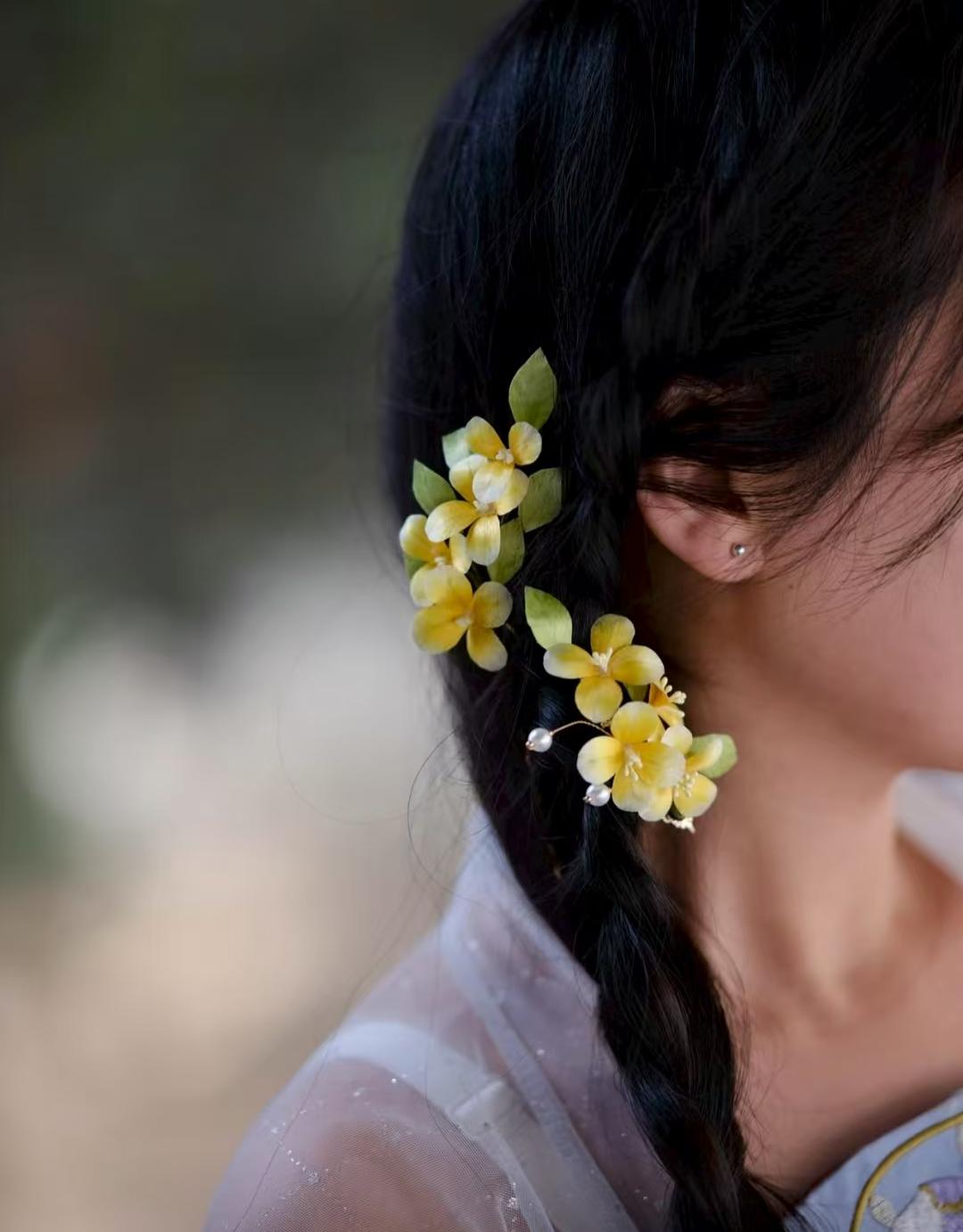 Small Yellow Flower Hairpin